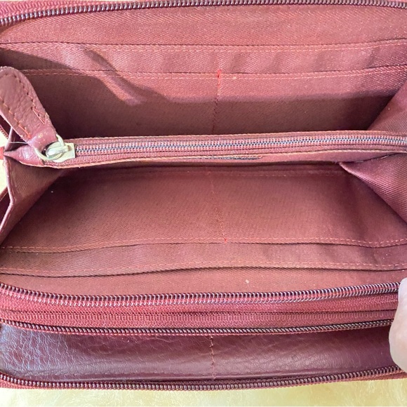 Great American Leather Works Burgundy Multi-Slot Wallet - Picture 7 of 14